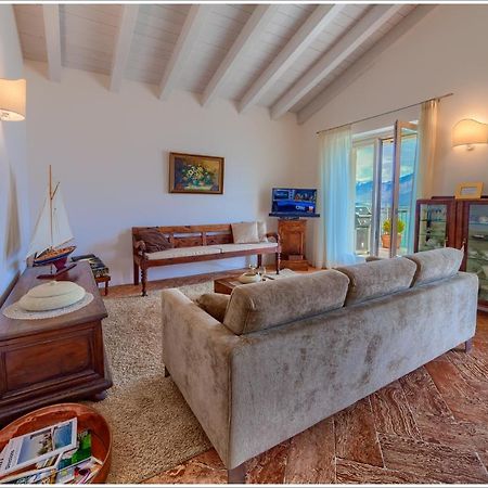 Villa Aquarius - Larihome A08 Vercana Eksteriør bilde