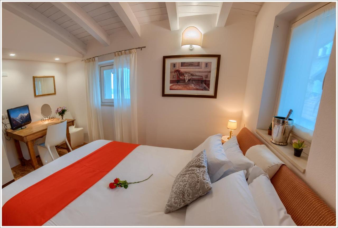 Villa Aquarius - Larihome A08 Vercana Eksteriør bilde